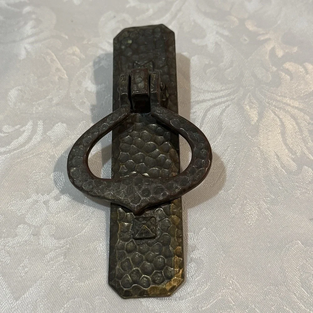 BPC Belwith vintage Arts Crafts/ Mission-style Hammered vertical drop bail pull